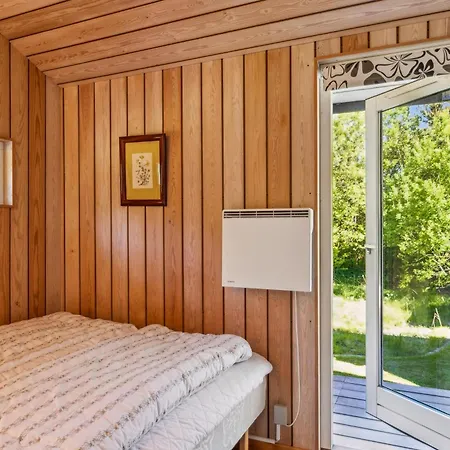 Casa vacanze Amazing In With 2 Bedrooms And Wifi *